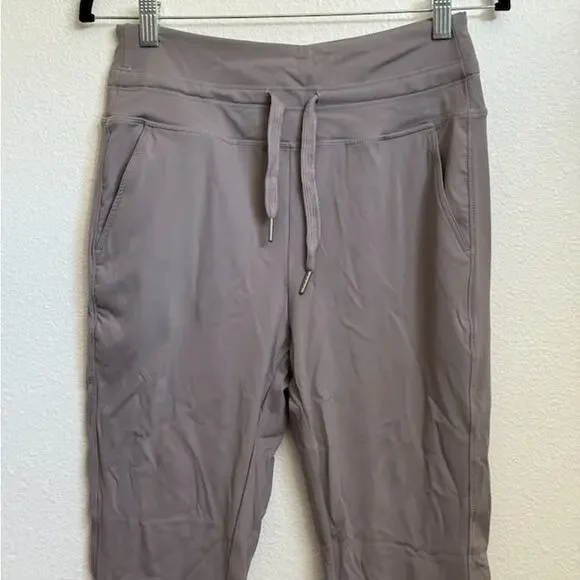 NWT Halara Cloudful Air High Waisted Drawstring Joggers in Gray Medium - Picture 4 of 10